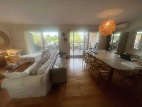 Departamento en Venta con 2 cocheras