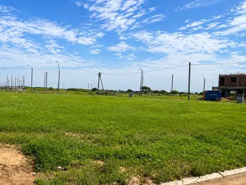 Terreno en Campos de Manantiales