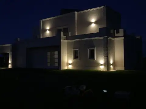 Casa en venta Barrio Tres Pinos