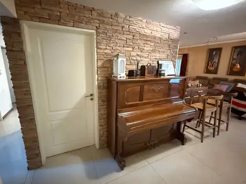 Casa en Venta en Centro (Zarate), USD 385.000