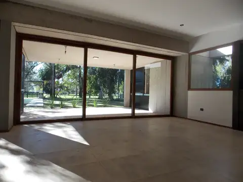 Casa en Venta en Club Miralagos, USD 390.000