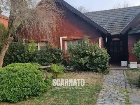 Venta de casa en Echeverria del lago - Canning