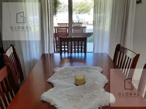 Casa en Venta con 3 cocheras