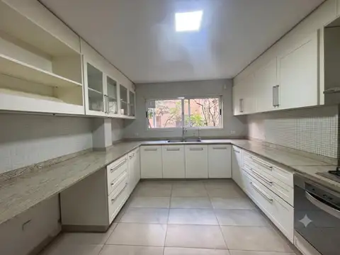 Departamento en Alquiler de 3 dormitorios