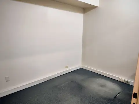 Oficina 5 ambientes con 2 baños