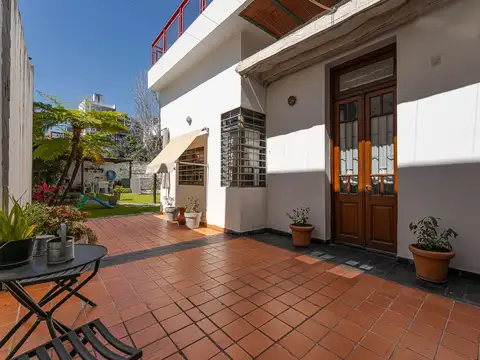 VENTA CASA 4 DORMITORIOS. JARDIN C/PILETA. LOURDES