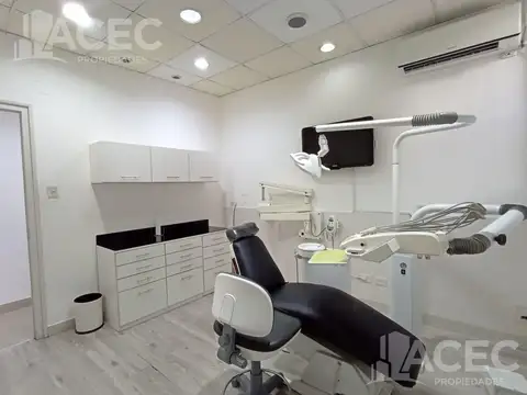 Venta Oficina en esquina uso profesional/consultorios - zona Centro