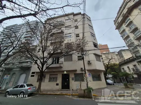 Venta Oficina en esquina uso profesional/consultorios - zona Centro