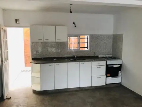 Casa en Alquiler con 1 cochera