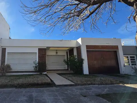 Casa en Venta en El Manzanar, Cipolletti.