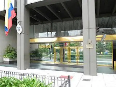 Oficina en Alquiler con 3 cocheras