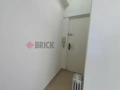 Oficina 8 ambientes con 2 baños