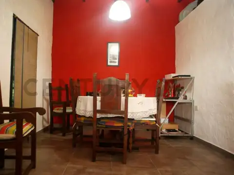 Casa en venta en Villa Elisa de dos dormitorios