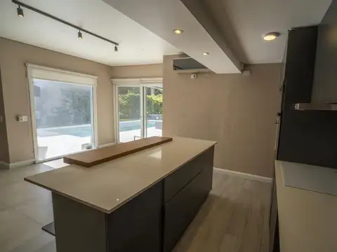 IMPECABLE CASA MODERNA EN BARRIO CERRADO – MASCHWITZ-  DISEÑO, CONFORT Y BAJAS EXPENSAS