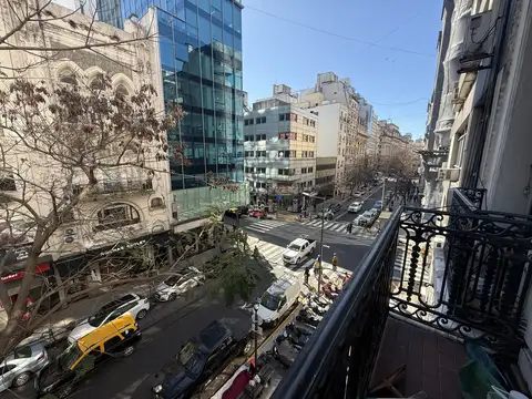 EDIFICIO EN BLOCK CON IMPORTANTE LOCAL EN PB Y SÓTANO.