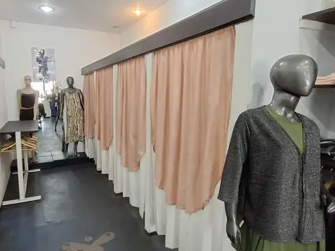 Hermoso Local en Munro-Este - En Pleno centro comercial 