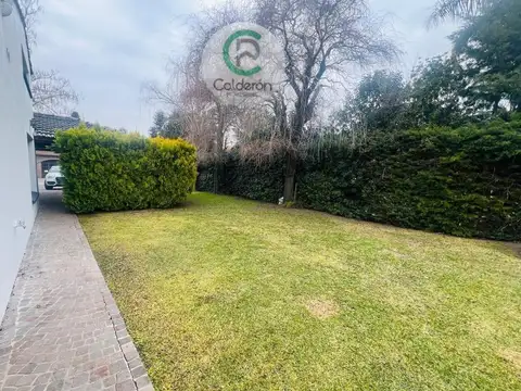 Casa en Alquiler con 6 cocheras