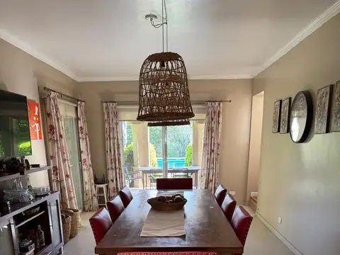 Casa 6 ambientes con 3 baños