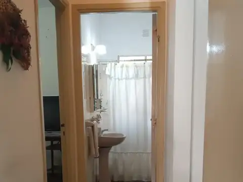 MUY LINDA CASA EN EXCELENTE UBICACIÓN EN ADROGUE