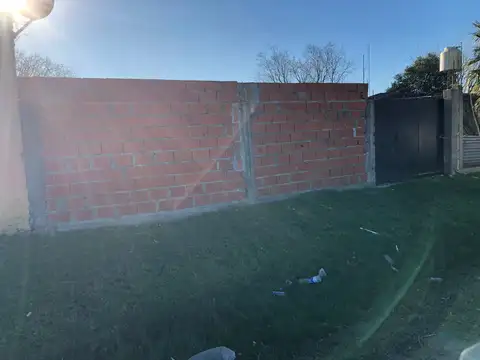Terreno en Venta 27  mts Fondo