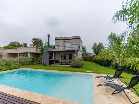 VENTA CASA 3 AMB C/PILETA STA LUCIA PILAR DEL ESTE