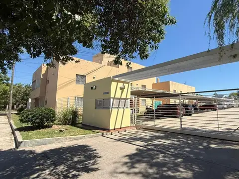 ALQUILER DEPTO 2 HABITACIONES CON PATIO PROPIO