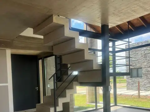 Casa en Alquiler en Puertos - Riberas, USD 1.300