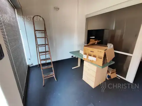 Casa 8 ambientes con 2 baños