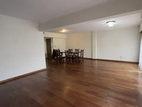 Departamento en Alquiler de 6 ambientes