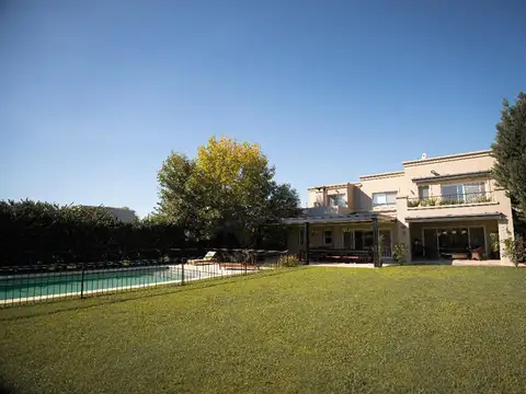 Teresa Urdapilleta Propiedades