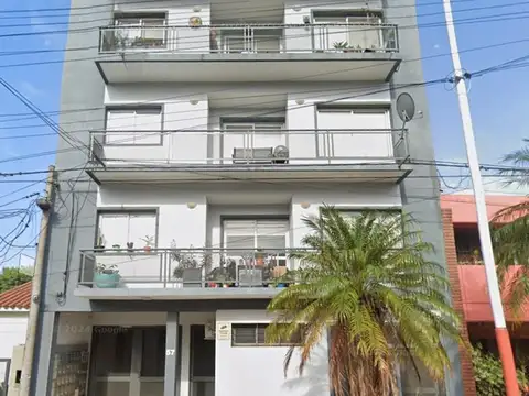 MONOAMBIENTE CON PATIO CENTRICO