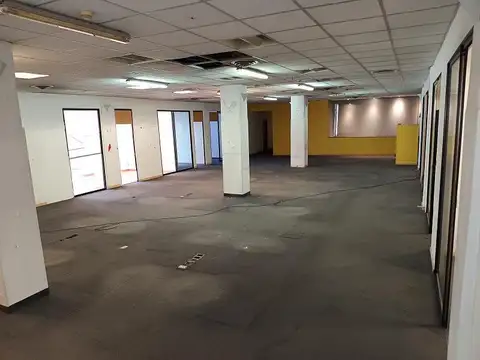 Galpon en Alquiler 36  mts Frente