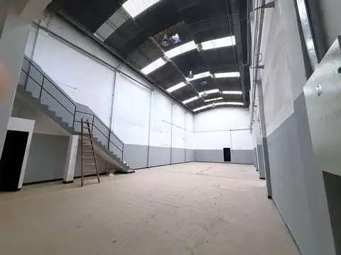 DUEÑO ALQUILA Galpón 300 M2 ZONA INDUSTRIAL Villa Martelli