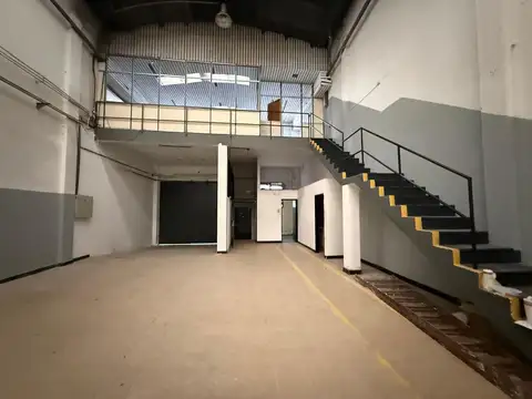 DUEÑO ALQUILA Galpón 590 M2 ZONA INDUSTRIAL Villa Martelli