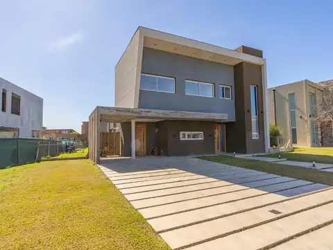 Casa en Alquiler de 3 dormitorios