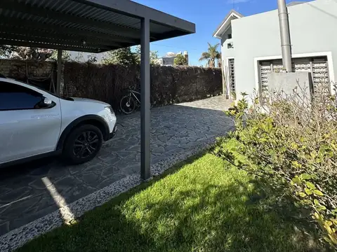 Casa en Venta en  Hernandez, La Plata