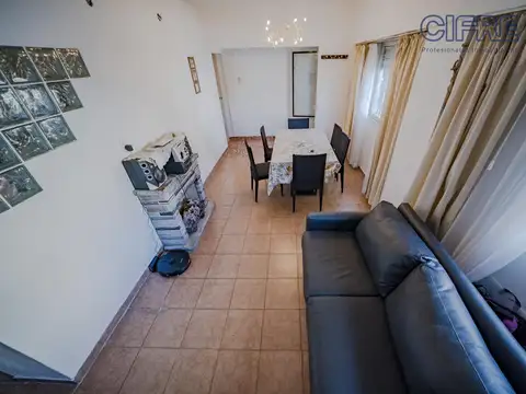 Casa 4 ambientes con 2 baños