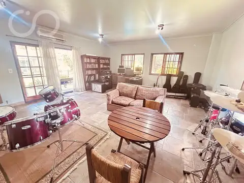 Casa en Venta con 2 cocheras