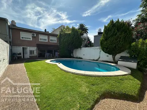 Importante chalet con pileta - zona holters