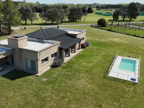 Venta casa 6 amb.  La Macarena Capilla del Señor