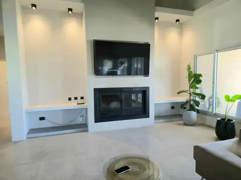 Venta casa 6 amb.  La Macarena Capilla del Señor
