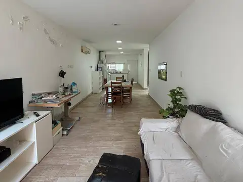 Casa 4 ambientes con 1 baño