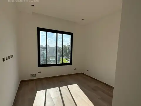 Casa 4 ambientes a estrenar con pileta en venta - Greenville Polo