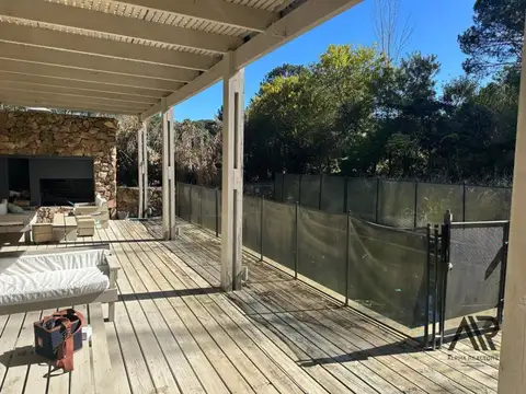 Casa 5 ambientes con 2 baños