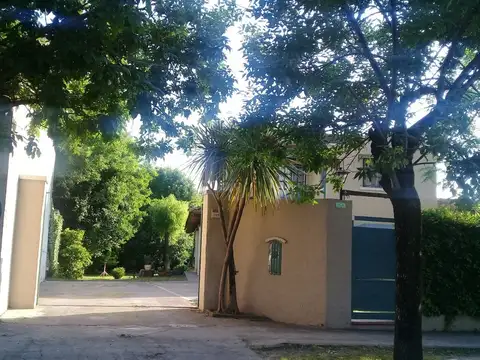 Casa 6 ambientes con 3 baños