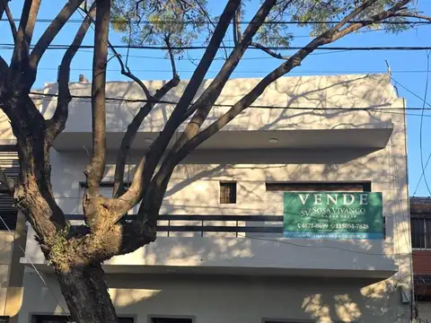 Casa de 7 ambientes en Villa del parque