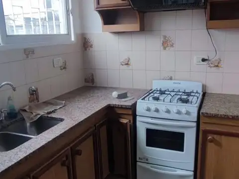 Departamento 2 dormitorios en 1er piso por escalera - Villa Elvira, La Plata