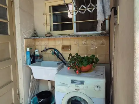 EXCELENTE CHALET DE 3 AMB ESTILO INGLES CON GRAN FONDO