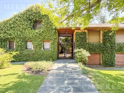 Casa en Venta en Olivos Golf Club, USD 980.000