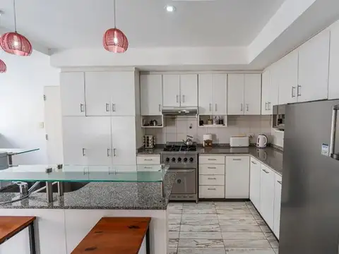 Casa 5 ambientes con 3 baños